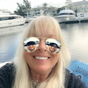 Meet your Posher, Debby